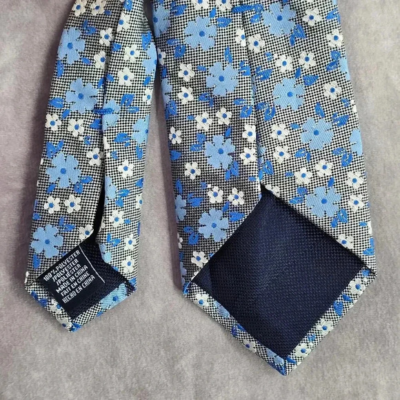 Nautica Blue Gray White Floral 100% Polyester Executive Men's Neck Tie - Picture 6 of 6